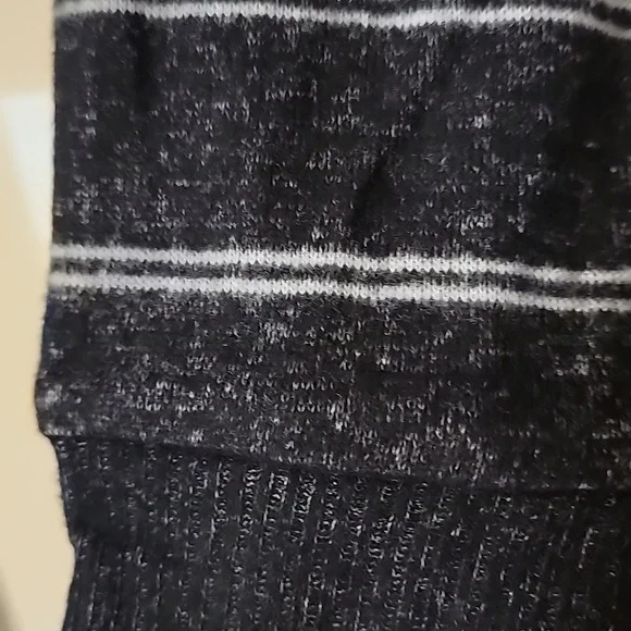 Market & Spruce Sweater in Black and Gray Stripes - Picture 4 of 6